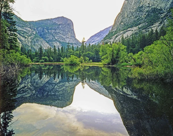 Lago Espejo Parque Nacional Yosemite California — Foto de Stock