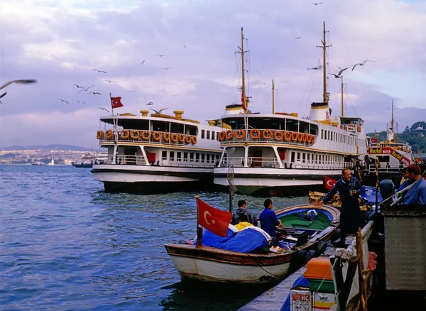 Harbor in Istanbul — Stock Photo, Image