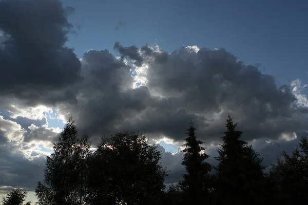 Nuvens tempestuosas — Fotografia de Stock