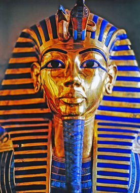 Mısır 'daki Kahire Müzesi' nde Tutankamon altın maskesi