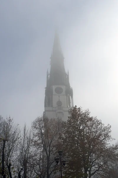 Sisteki kilise kulesi