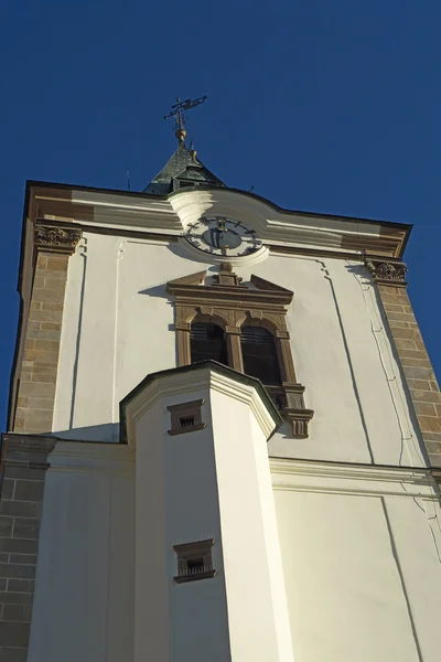 Campanario con reloj —  Fotos de Stock