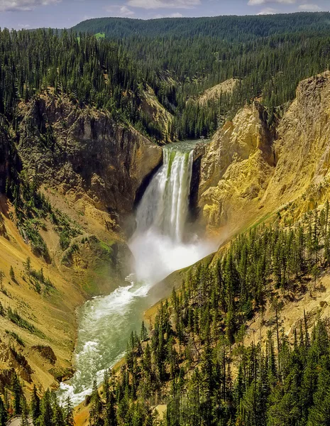 Cascadas en Yellowstone NP — Foto de Stock