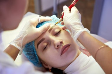 Kaş kalıcı hale getirme Master makyaj