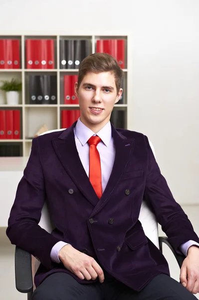 Young businessman  in the office — Stock Photo, Image