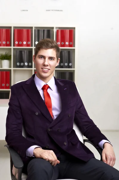 Young businessman  in the office — Stock Photo, Image