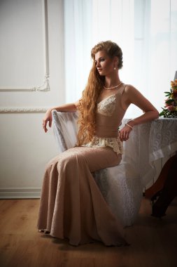 güzel bir kadın iç