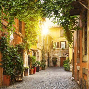 Trastevere Roma'da eski sokak görünümü