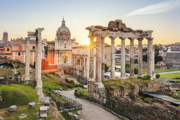 Roma'nın ünlü Roma Forumu — Stok fotoğraf