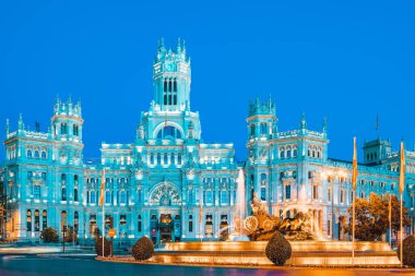 Geceleri Plaza de la Cibeles, Madrid, İspanya.