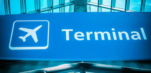 Segnale Informativo Che Mostra Terminal All Aeroporto Internazionale — Foto Stock