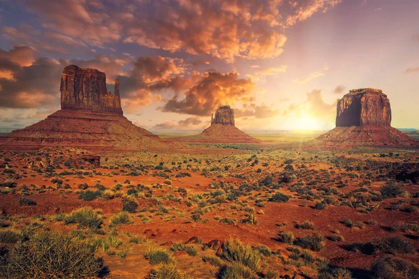 Zicht Monument Vallei Onder Blauwe Hemel Usa — Stockfoto