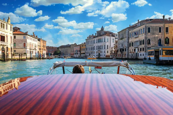 Σκάφος Στο Grand Canal Βενετία Ιταλία — Φωτογραφία Αρχείου