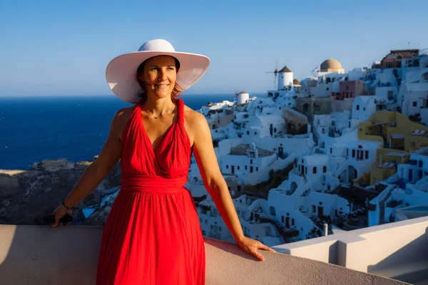 Beautiful Woman Oia Santorini Greece — Stock Photo, Image