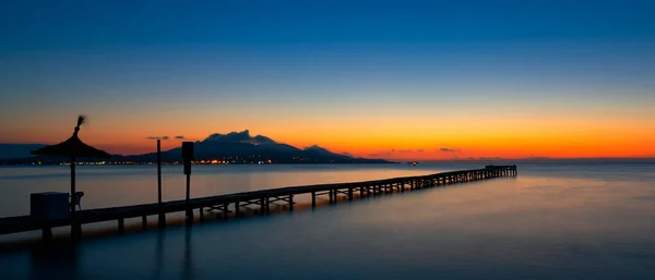 Pontoon Vid Soluppgången Playa Muro Mallorca Sapin — Stockfoto