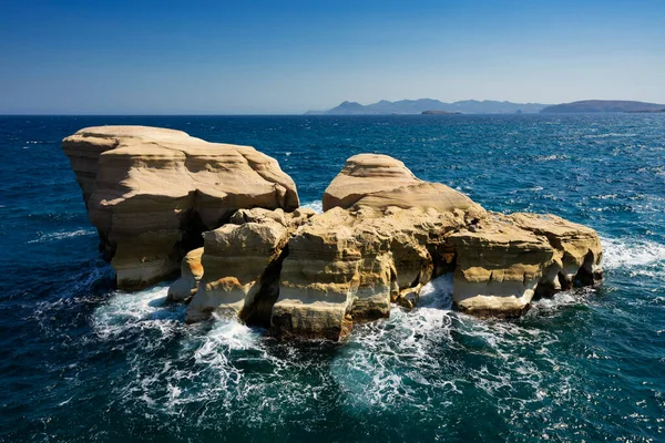 Roca Famosa Playa Sarakiniko Milos Grecia —  Fotos de Stock