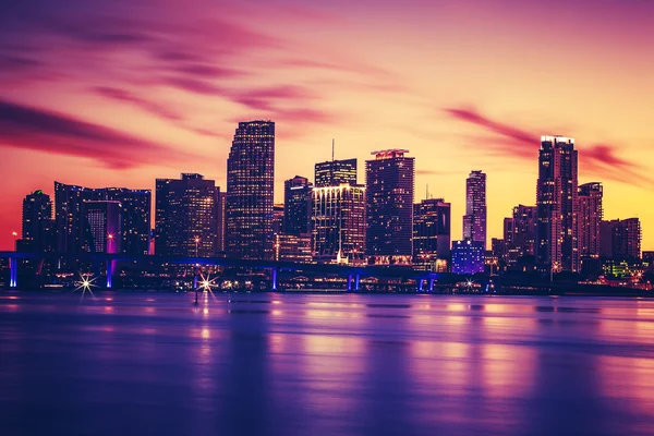 Blick auf Miami bei Sonnenuntergang, spezielle fotografische Bearbeitung — Stockfoto