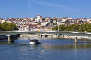 Lyon ve saone Nehri üzerinde göster
