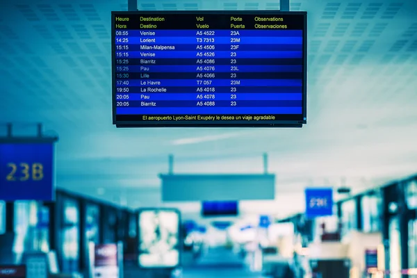 Airport flight schedule — Stock Photo, Image