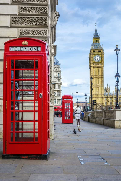 Casella telefonica rossa con Big Ben — Foto Stock