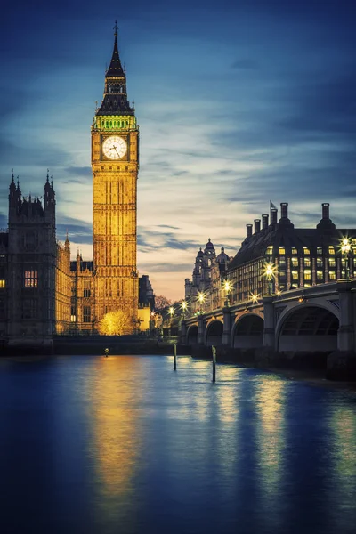 Famous Big Ben tower in London at sunset — стокове фото