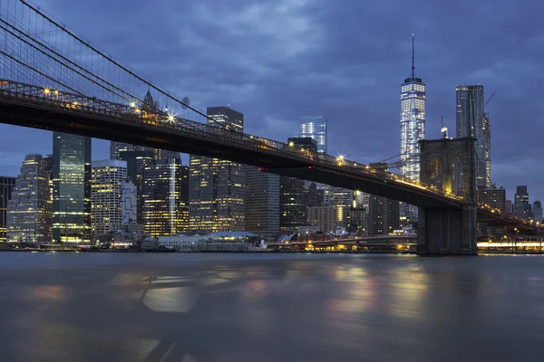Brooklyn-Brücke bei Nacht — Stockfoto