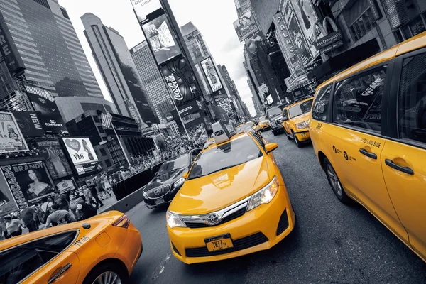 Táxi amarelo na Times Square — Fotografia de Stock