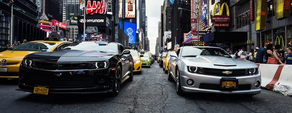 Camaro op Time Square — Stockfoto