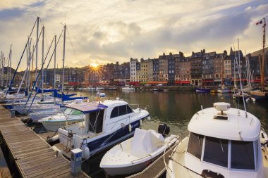 Honfleur adlı günbatımı