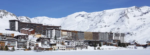 滑雪场在法国阿尔卑斯山 — 图库照片