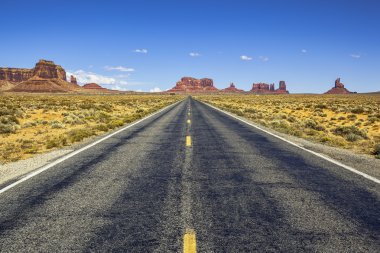 Monument Valley için doğal yol