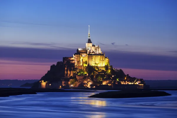 Visa av Mont-Saint-Michel nattetid — Stockfoto