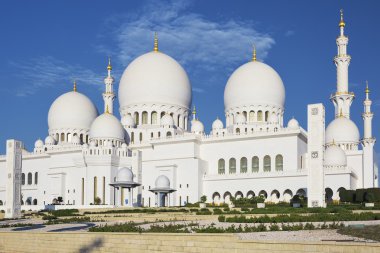 Yatay görünümünü ünlü Sheikh Zayed Ulu Camii