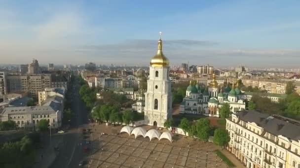 Praça Kiev Sophia, Bohdan Khmelnytsky a cavalo — Vídeo de Stock