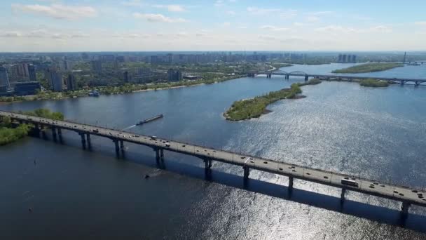 Puente a través del Dnieper. Kiev en mayo de 2016 — Vídeo de stock