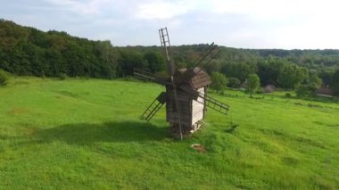 Ahşap fırıldak. Açık Hava Müzesi Pirogovo