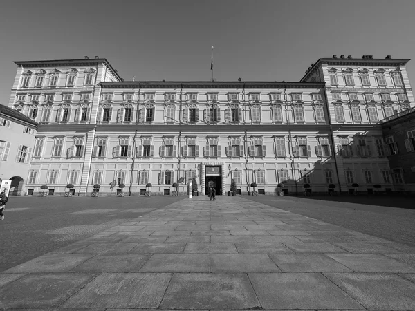 Palazzo Reale в Турине в черно-белом цвете — стоковое фото