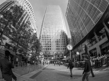Canary Wharf Londra siyah beyaz