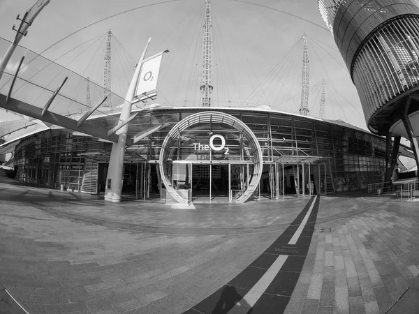 Millennium Dome à Londres en noir et blanc — Photo