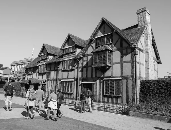 Батьківщина Шекспіра в Stratford після Avon чорно-білі — стокове фото