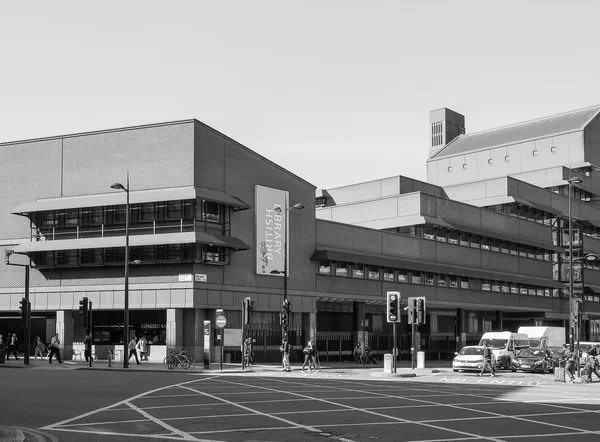 Biblioteca Británica en Londres en blanco y negro — Foto de Stock