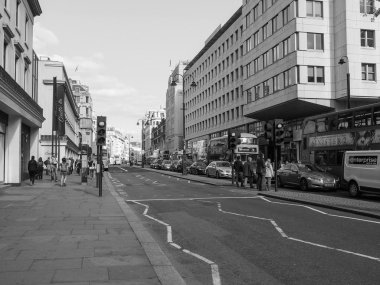 Londra siyah beyaz gelen turist