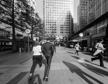 Canary Wharf Londra siyah beyaz