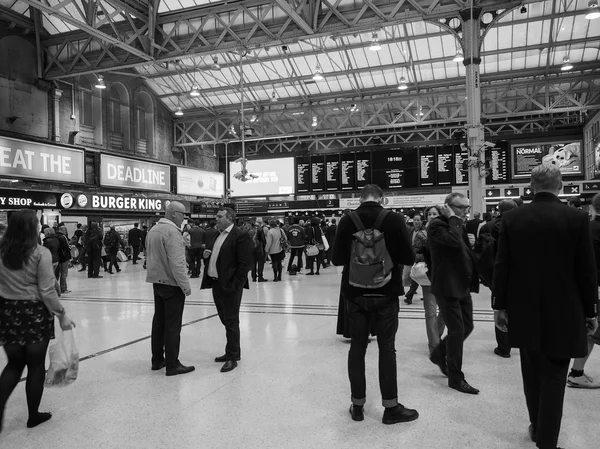 Charing Cross in London in black and white — Stock Photo, Image