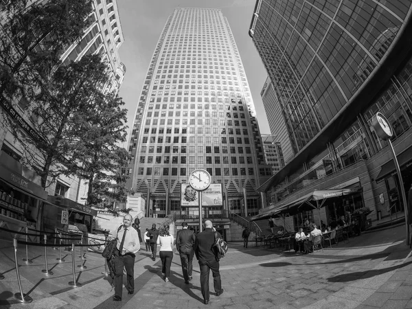 Canary Wharf v Londýně v černé a bílé — Stock fotografie