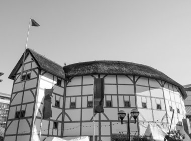 Siyah beyaz Londra'daki Globe Tiyatrosu