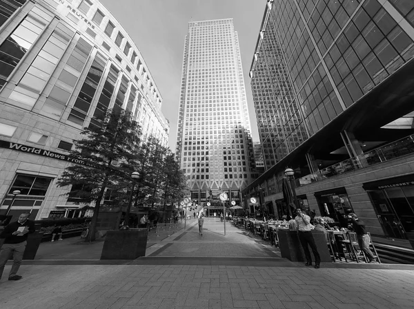 Canary Wharf in Londen in zwart-wit — Stockfoto