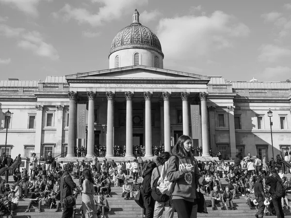 Trafalgar Square in London in schwarz-weiß — Stockfoto