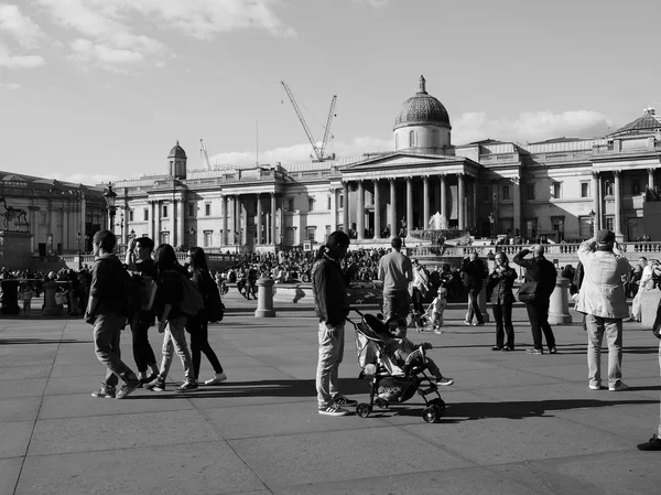 Trafalgar Square à Londres en noir et blanc — Photo