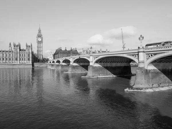 Domy Parlamentu w Londynie w czerni i bieli — Zdjęcie stockowe
